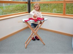 Eduplay Holz Bügelbrett mit Bügeleisen und Bezug - Rollenspiel Kinder