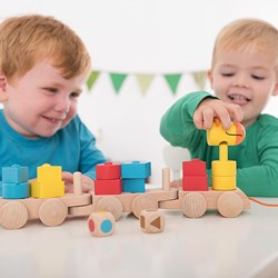 Beleduc Holz Formen Zug - pädagogisches Spielzeug für Kleinkinder