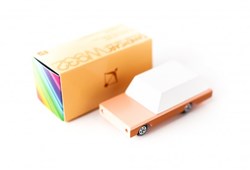 Candylab Holzspielzeugauto Candycar The Dart im Pfirsich-Design