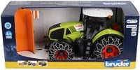 Bruder Traktor Claas Axion 950 mit Schneeketten und Pflugschar
