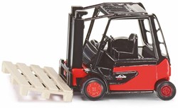 Siku Gabelstapler Spielzeugmodell rot-schwarz mit beweglicher Gabel