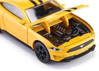 siku 1530, Ford Mustang GT Sportwagen, Metall/Kunststoff, Gelb, Öffenbare Motorhaube, Anhängerkupplung, Spielzeugauto für Kinder-3
