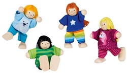 Goki Holz Biegepuppen Kinder - Set mit 4 flexiblen Puppen für Puppenhaus