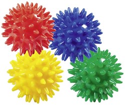 Goki Massageball Pompon für Kinder - bunte sensorische Ball