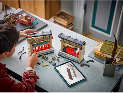 LEGO 76450 Harry Potter Boekensteun De Zweinstein Express-3