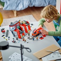 LEGO City Feuerwehr Spielzeug Feuerwehrstation und Feuerwehrauto 60414-3
