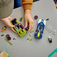 Verfolgungsjagd in der Stadt mit Polizeiauto und-3