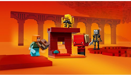 LEGO Minecraft Bauset Das Lava-Duell im Nether 21266 Spielzeug-3