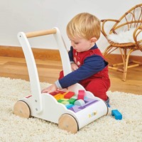 Le Toy Van – Pädagogischer Petilou Lauflernwagen „Regenbogen & Wolken“ aus Holz für Kleinkinder und Babys | Für Mädchen & Jungen | Geeignet für Kinder ab einem Jahr-3