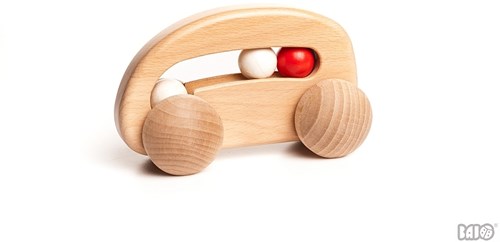 Bajo Holzauto mit Perlen - nachhaltiges Spielzeug für Kinder