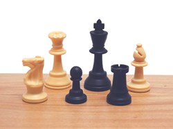 HOT Games Schachst.Kunst.93mm.Mt.6 Schwarz/Weiß in Tasche