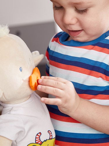 Haba Kuschelpuppe Krümel - weiche Babypuppe 43 cm mit Zubehör-2