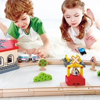 Hape Holz Eisenbahn Bahnübergang mit automatischer Schranke-3