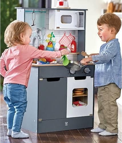 Hape Holz-Spielküche mit Zubehör - realistisches Kinderspielzeug