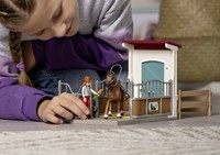 schleich HORSE CLUB Paardenbox met Hannah en Cayenne 42710-2