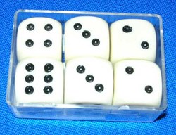 Longfield Games Würfelset 16mm im Etui - 6 Stück weiße Kunststoffwürfel