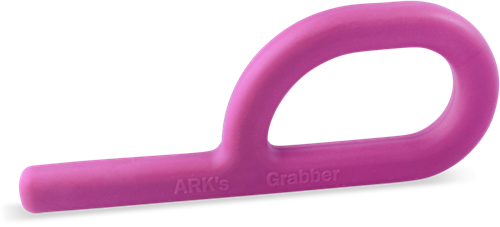 Ark Therapeutics Beißspielzeug Grabber Original magenta sensorisches Kauwerkzeug Klassieke P-vormige handkauwtool, ontwikkeld door een logopedist, voor kauwoefening en zelfregulatie.