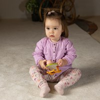 Tolo BIO Baby mit Wiege - nachhaltiges Spielzeug für Kinder-3