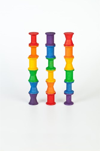 Grapat Holzspielzeug Spulen Regenbogenfarben 18 Stück pädagogisch-3