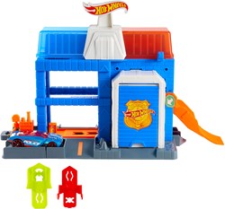 Hot Wheels Spielzeug City Polizeiturm Spielset mit Polizeiauto 1:64