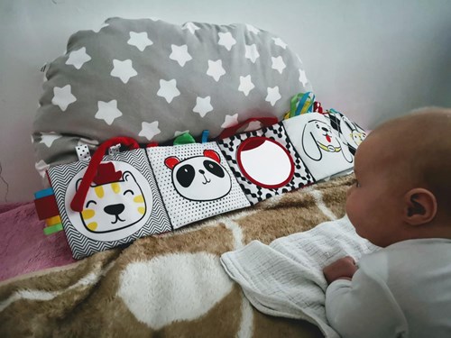 Mom's Care Babybuch Schwarz-Weiß mit Spiegel - Sensorisches Spielzeug-3