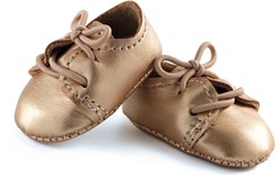 Djeco Puppenkleidung Goldene Schuhe für Babypuppen Accessoire