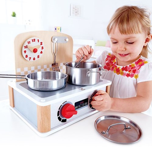 Hape Spielküche und Grillset - 2-in-1 Kinderküche mit Zubehör