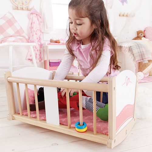 Hape Holz Puppenwiege cradle - nachhaltiges Spielzeug Bettchen