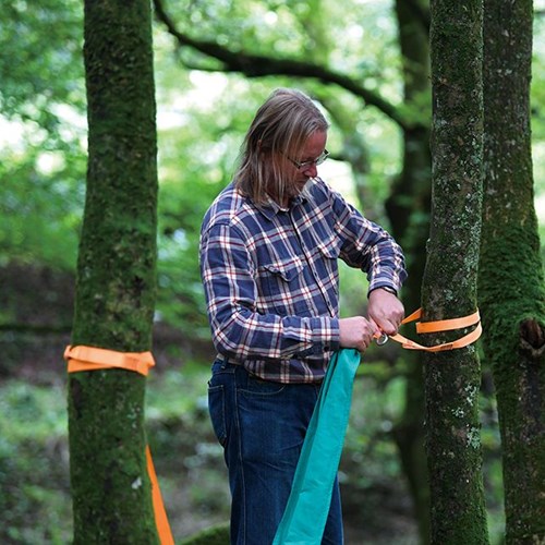 Hape tragbare Schaukel aus recyceltem Polyester Outdoor-Spielzeug-3