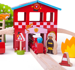 Bigjigs Holzeisenbahn Feuerwache Set - 39-teilig