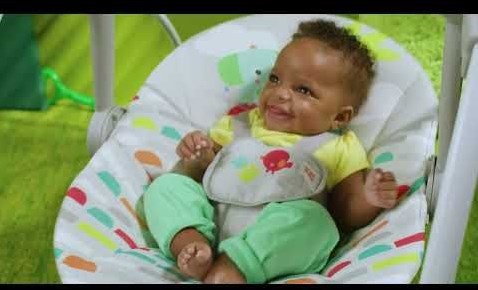 Bright Starts Babyschaukel tragbar mit Musik und automatischer Bewegung-3