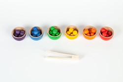 Grapat Holzspielzeug Schälchen und Murmeln Set mit Pinzette