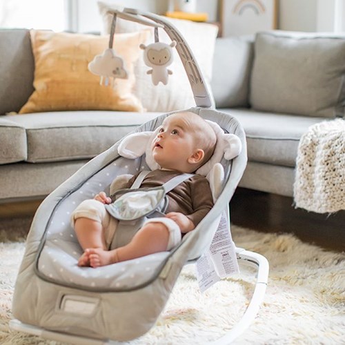 Ingenuity Babywippe Rocking Seat Cuddle Lamb grau Plüsch Musik