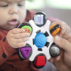 Baby Einstein sensorisches Spielzeug Curiosity Clutch - mehrfarbig - Lernspielzeug