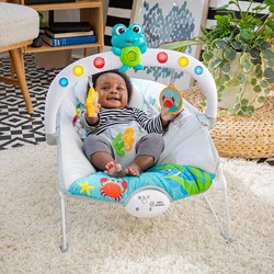 Baby Einstein Wippe - Explorers Kick 'n Tunes Premium Bouncer - interaktives Babyspielzeug