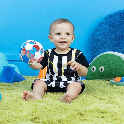 Oball Baby Rassel Fußball Grippin Goals - buntes und flexibles Spielzeug