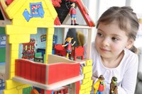 Kinderboeken Pippi Langstrumpf Holz Puppenhaus Schlafzimmer Möbelset Villa Kunterbunt-2