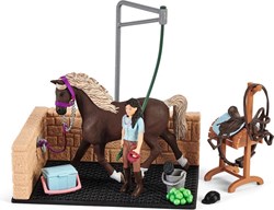 SCHLEICH 42438 Spielset - Waschplatz mit Horse Club Emily & Luna (Horse Club), mix